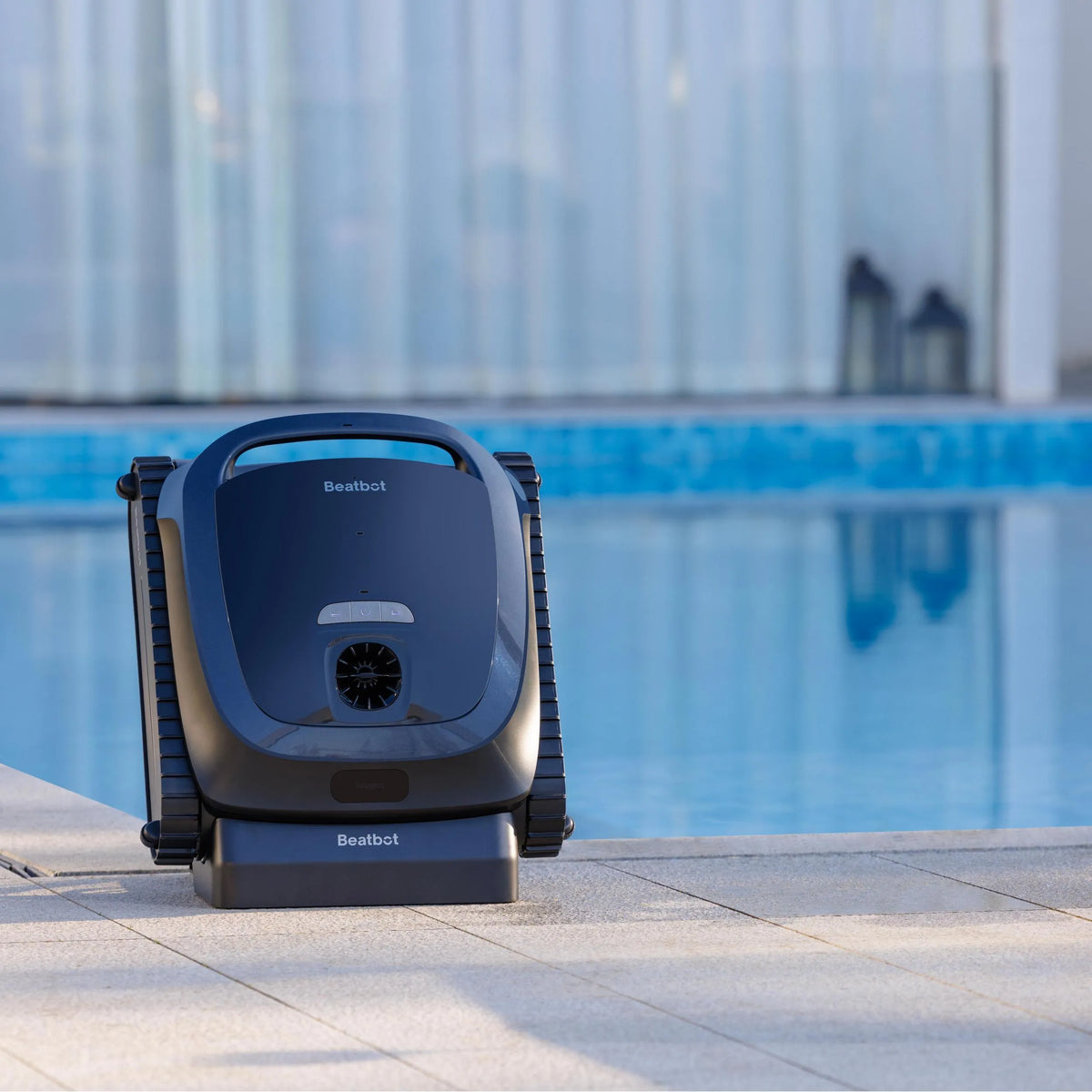 Beatbot AquaSense 2 cleaning underwater with CleverNav ultrasonic mapping